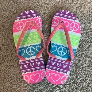 BOGO 🥳 Jumping Beans NWOT flip flops girls size 3/4 peace love glitter summer